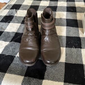 Earth Origins Brown Ankle Boots